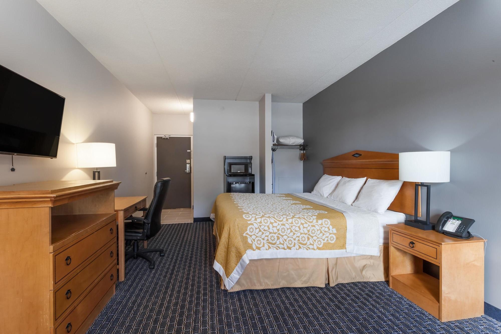 Days Inn & Suites By Wyndham Lancaster Amish Country Mountville Экстерьер фото
