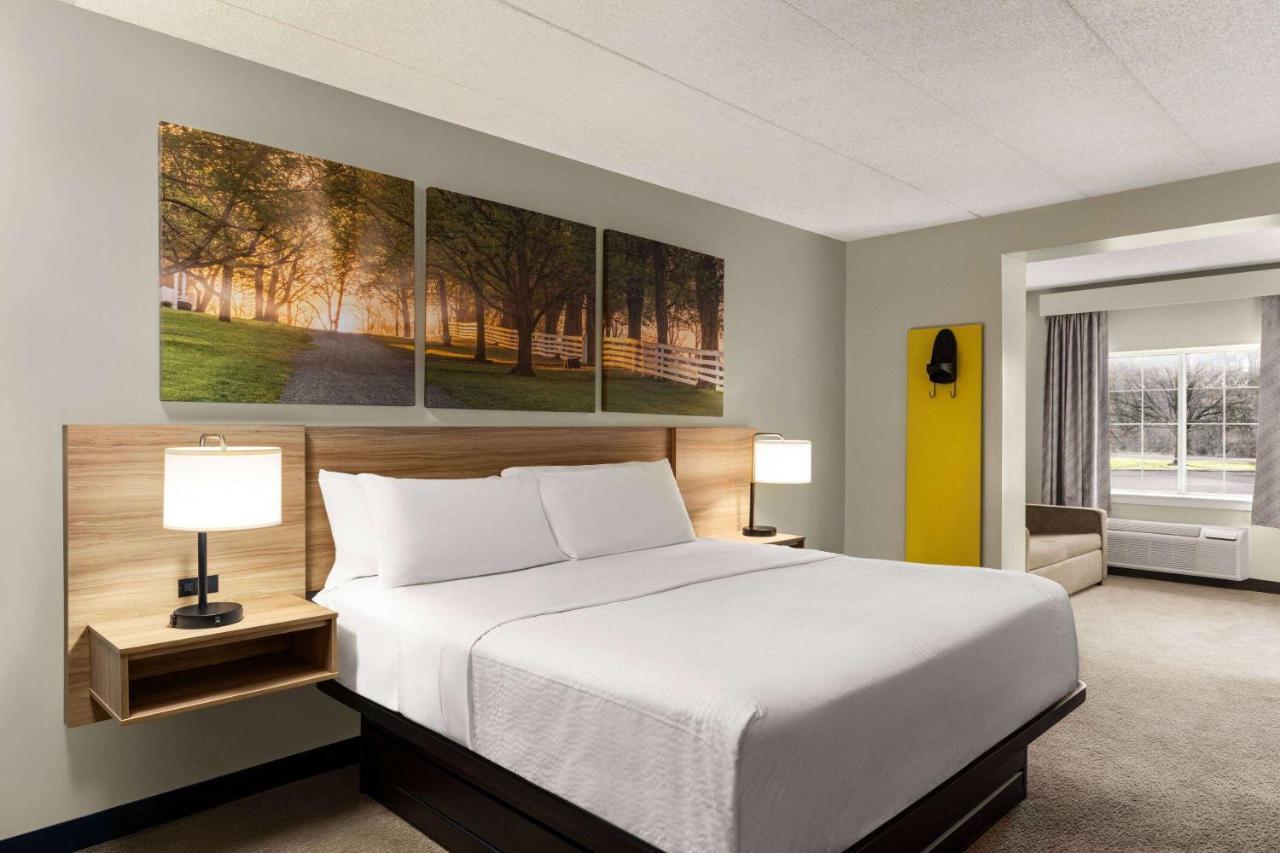 Days Inn & Suites By Wyndham Lancaster Amish Country Mountville Экстерьер фото