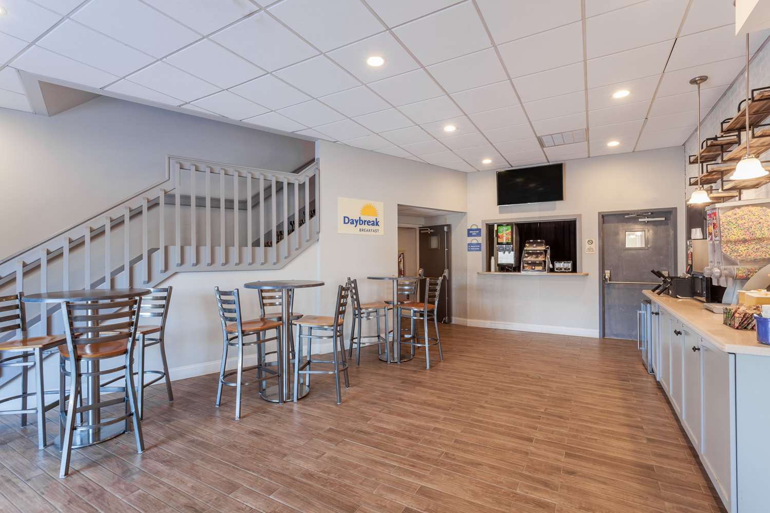 Days Inn & Suites By Wyndham Lancaster Amish Country Mountville Экстерьер фото
