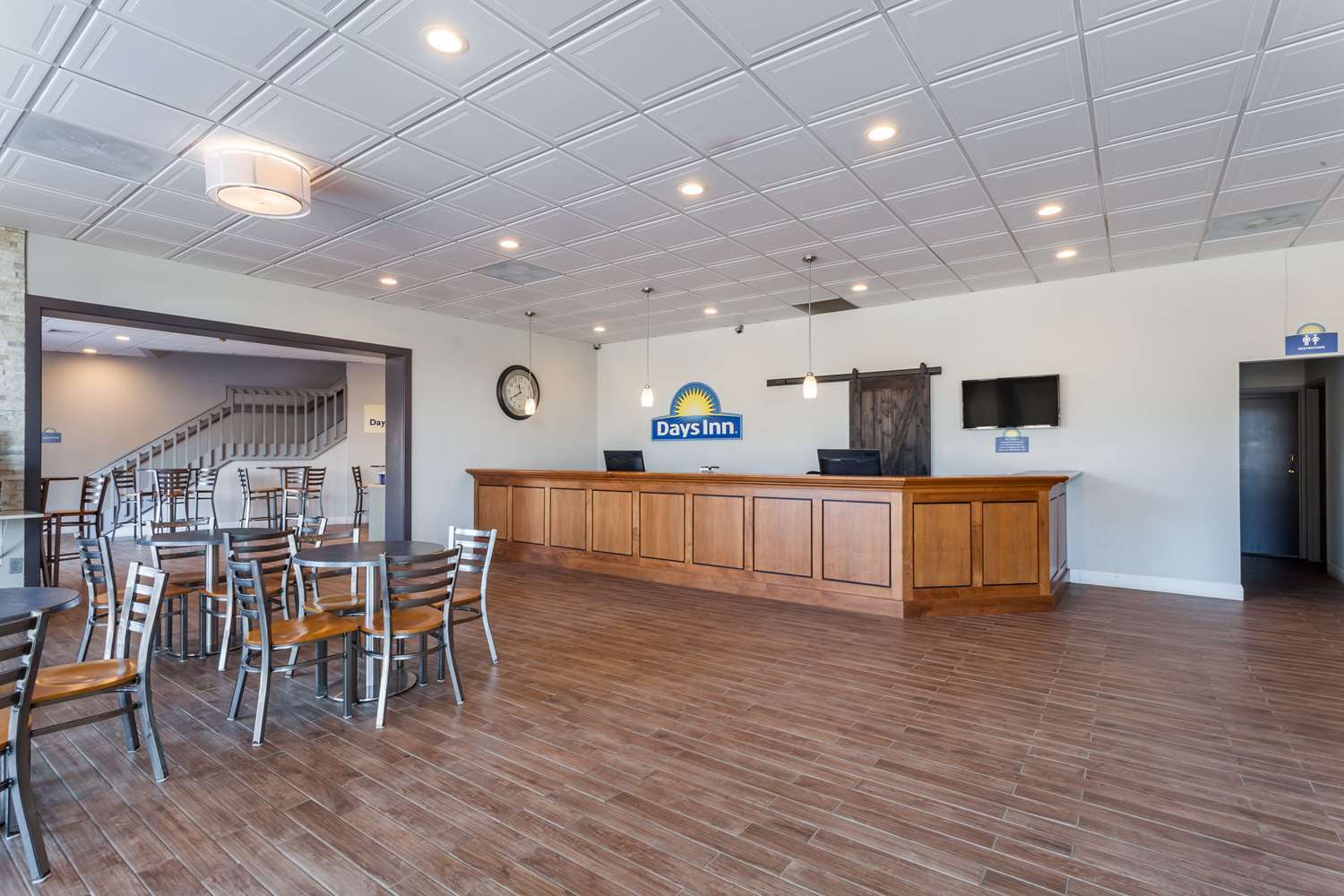 Days Inn & Suites By Wyndham Lancaster Amish Country Mountville Экстерьер фото